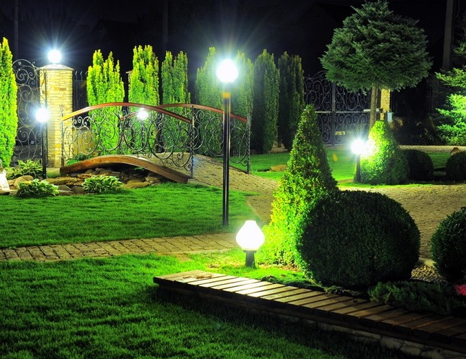 Подсветка в ландшафтном дизайне садового участка